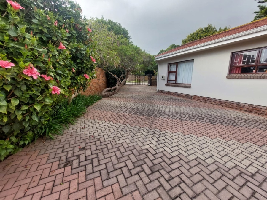 3 Bedroom Property for Sale in Heiderand Western Cape